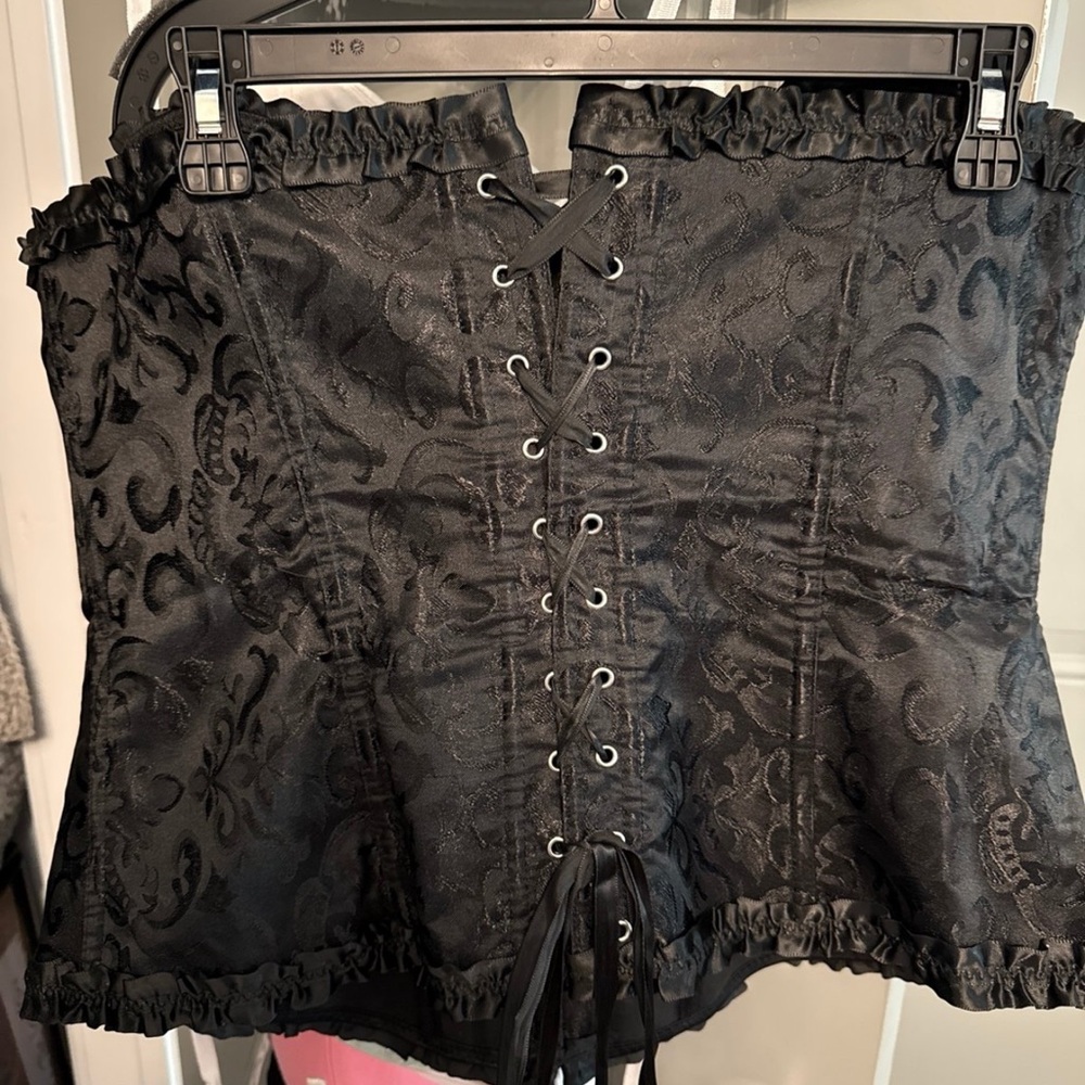 Corset - Picture 3 of 5